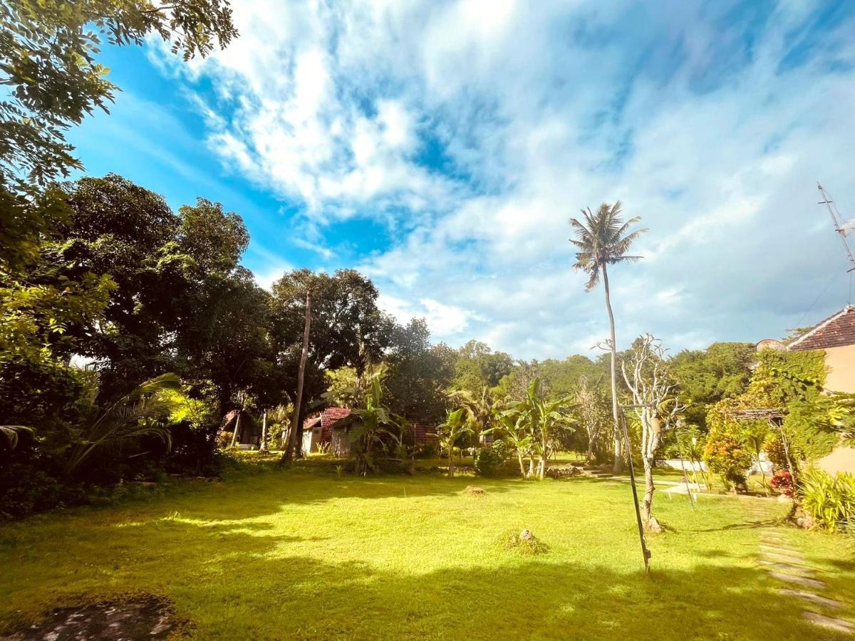 Apit Lawang Villas & Resto Batununggul Εξωτερικό φωτογραφία