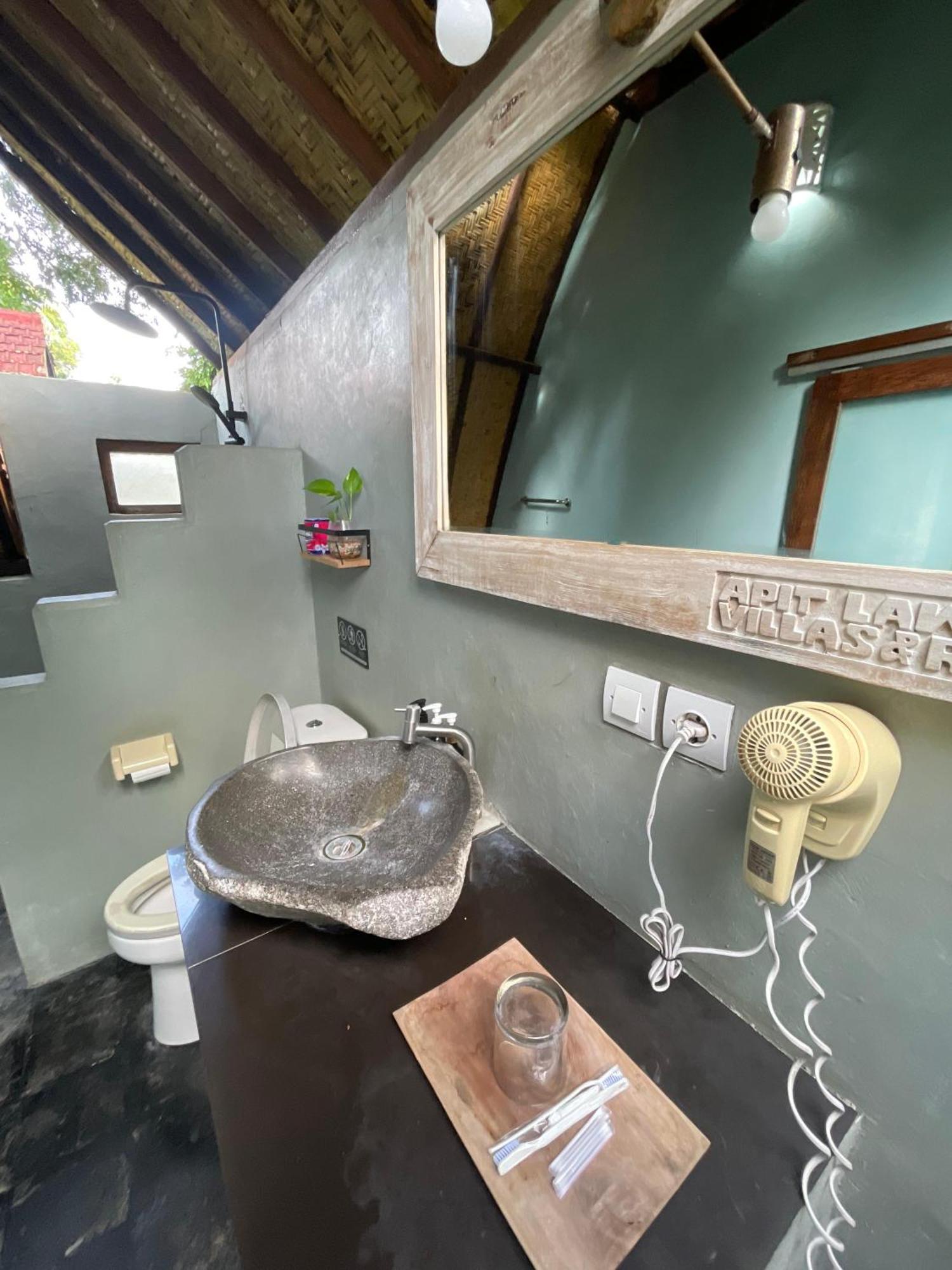 Apit Lawang Villas & Resto Batununggul Εξωτερικό φωτογραφία